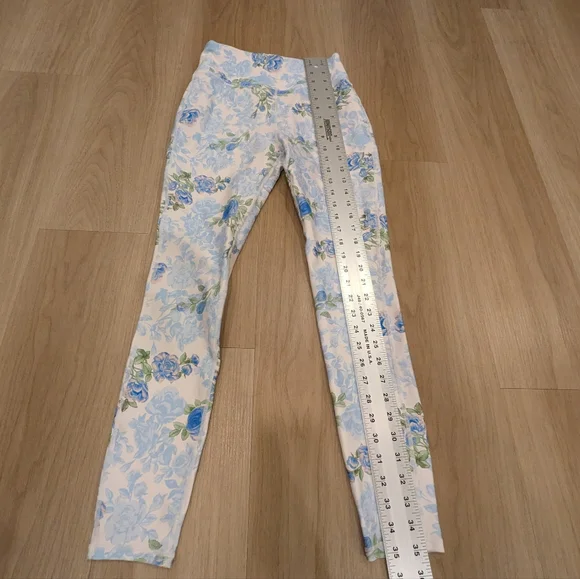 Love Shack Fancy Blue Floral Leggings Size M - Picture 2 of 7